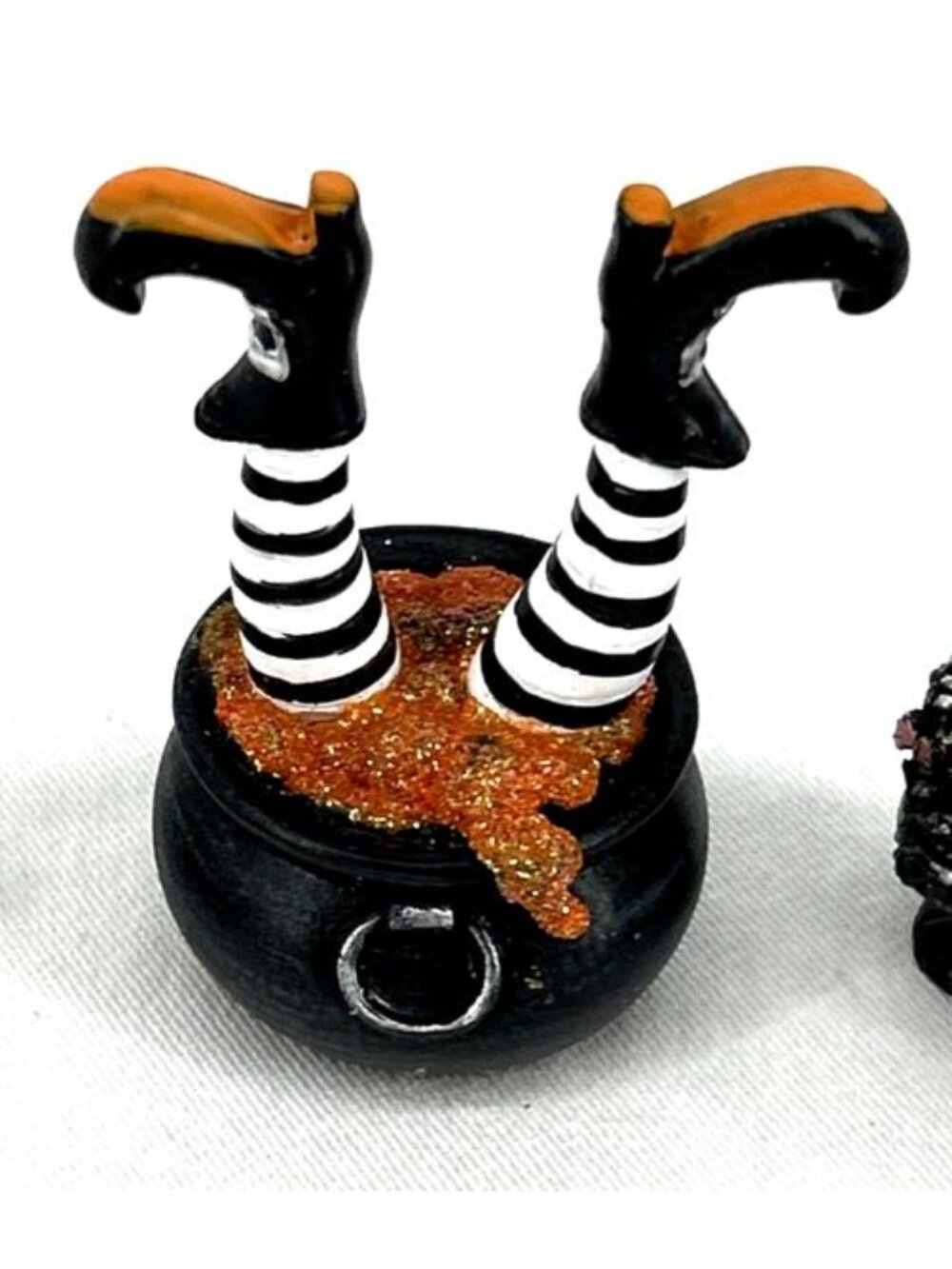 Dollhouse Halloween Miniatures Skulls Witches Legs Tiny Decor 3.25" Lot of 4 - Picture 4 of 10